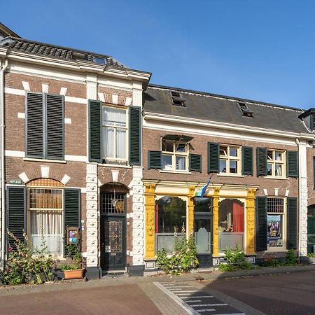 Huis Met De Leeuwenkoppen Dieren Esterno foto