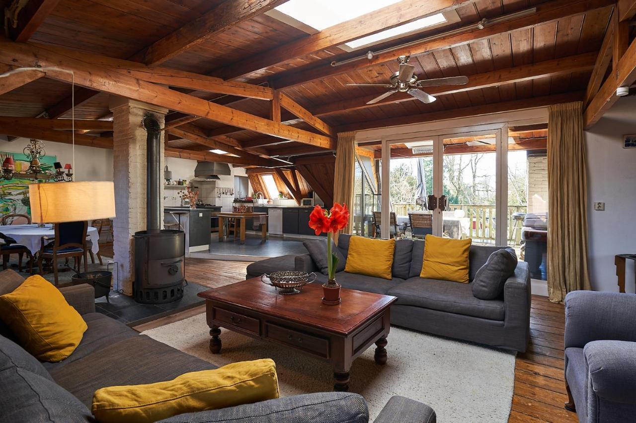 Huis Met De Leeuwenkoppen Dieren Esterno foto