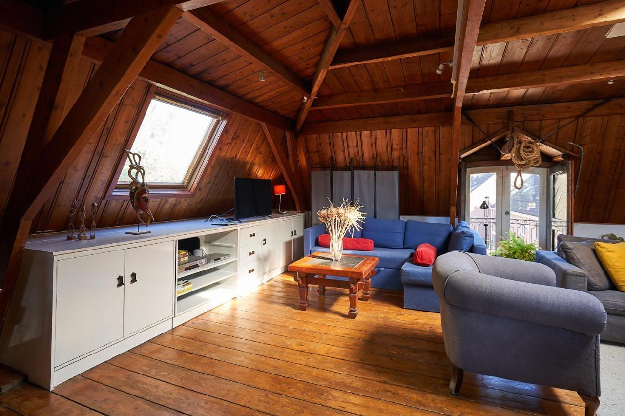 Huis Met De Leeuwenkoppen Dieren Esterno foto
