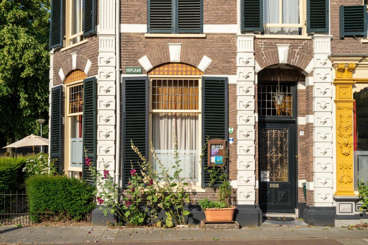 Huis Met De Leeuwenkoppen Dieren Esterno foto