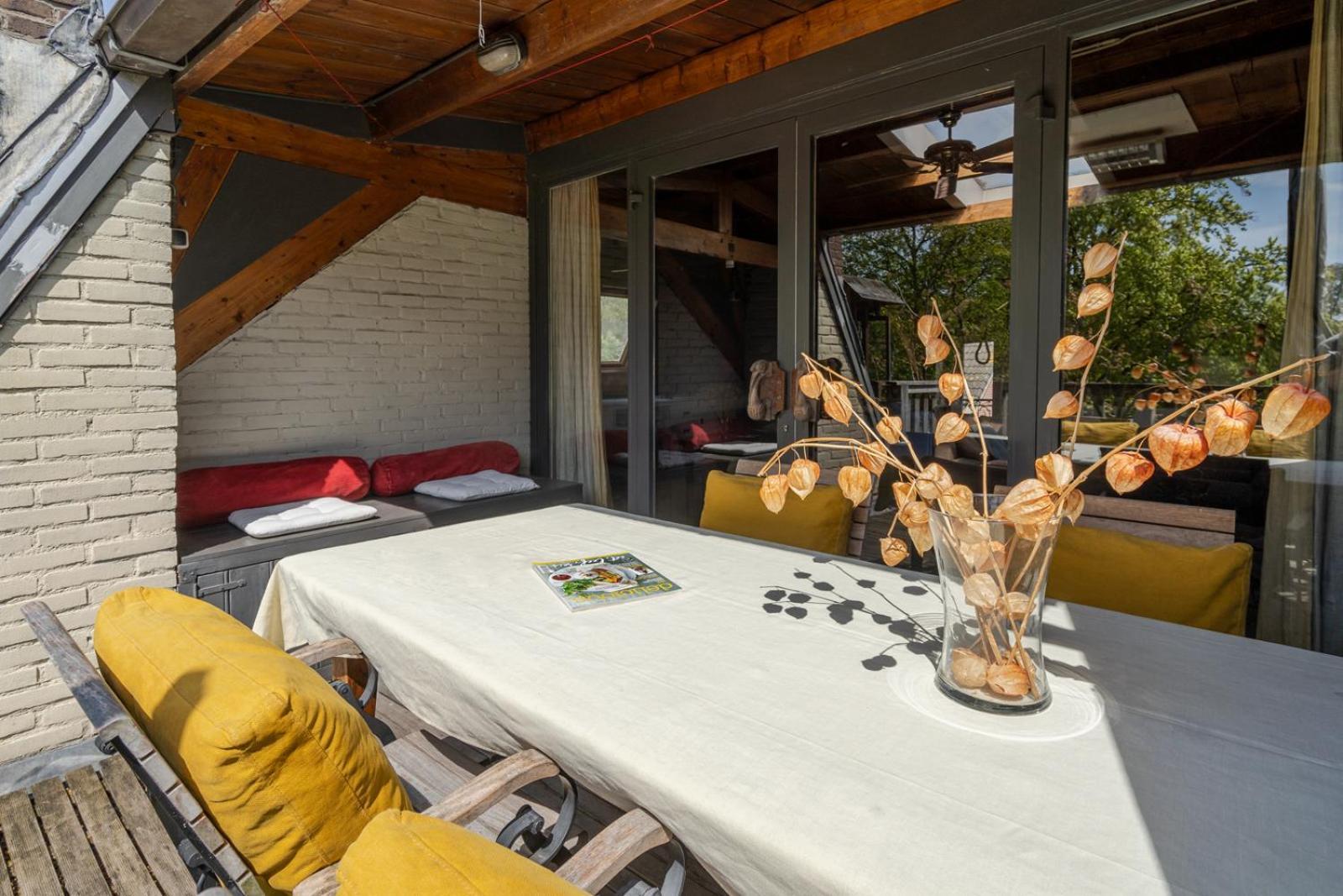 Huis Met De Leeuwenkoppen Dieren Esterno foto